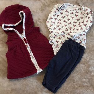 Carters 3 piece newborn outfit